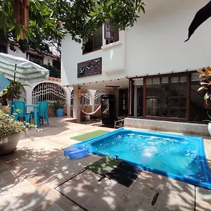 https://casa-12-boutique.santamartahotels.net