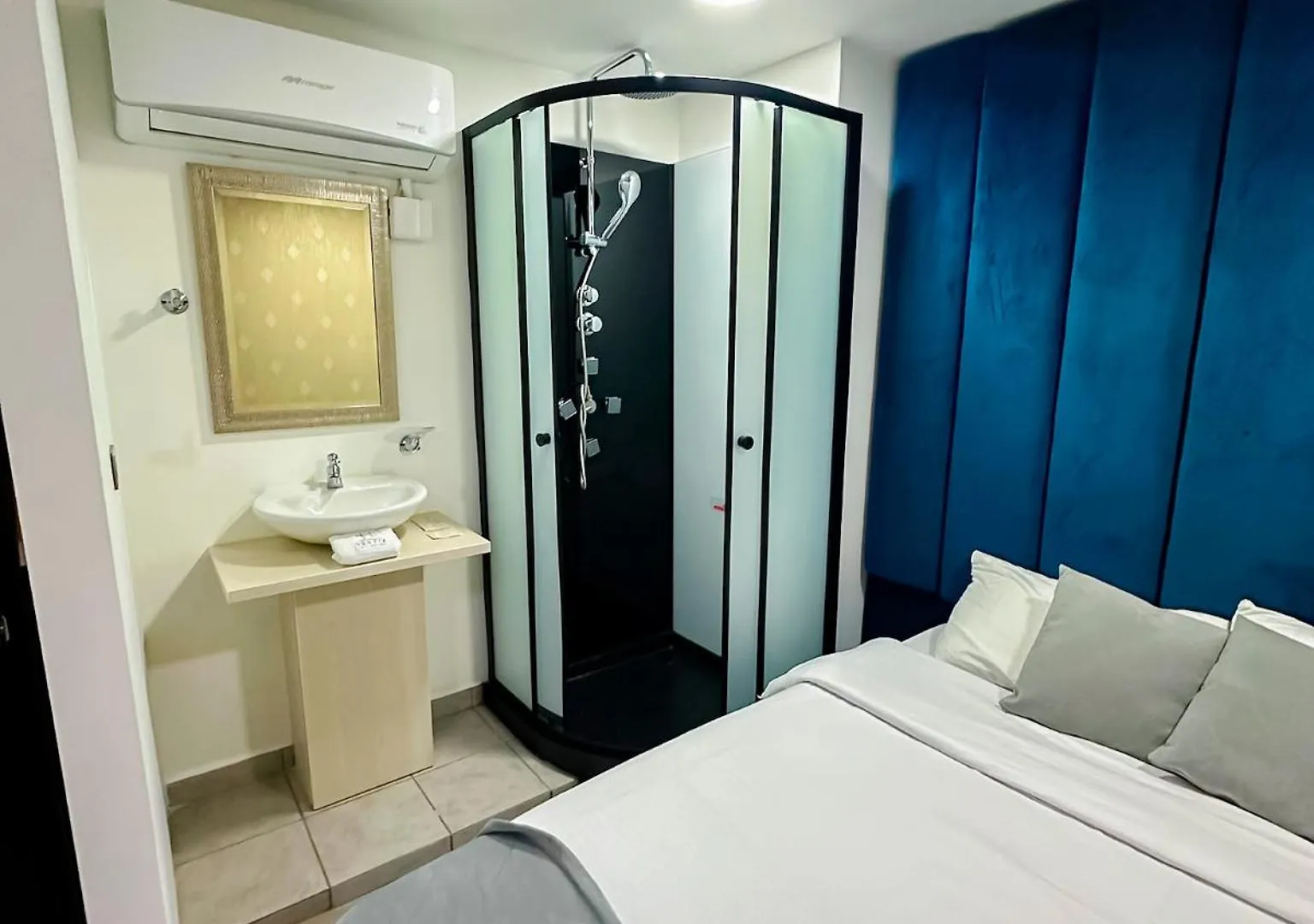 ****  Orbe Hotel Medellin Colombia